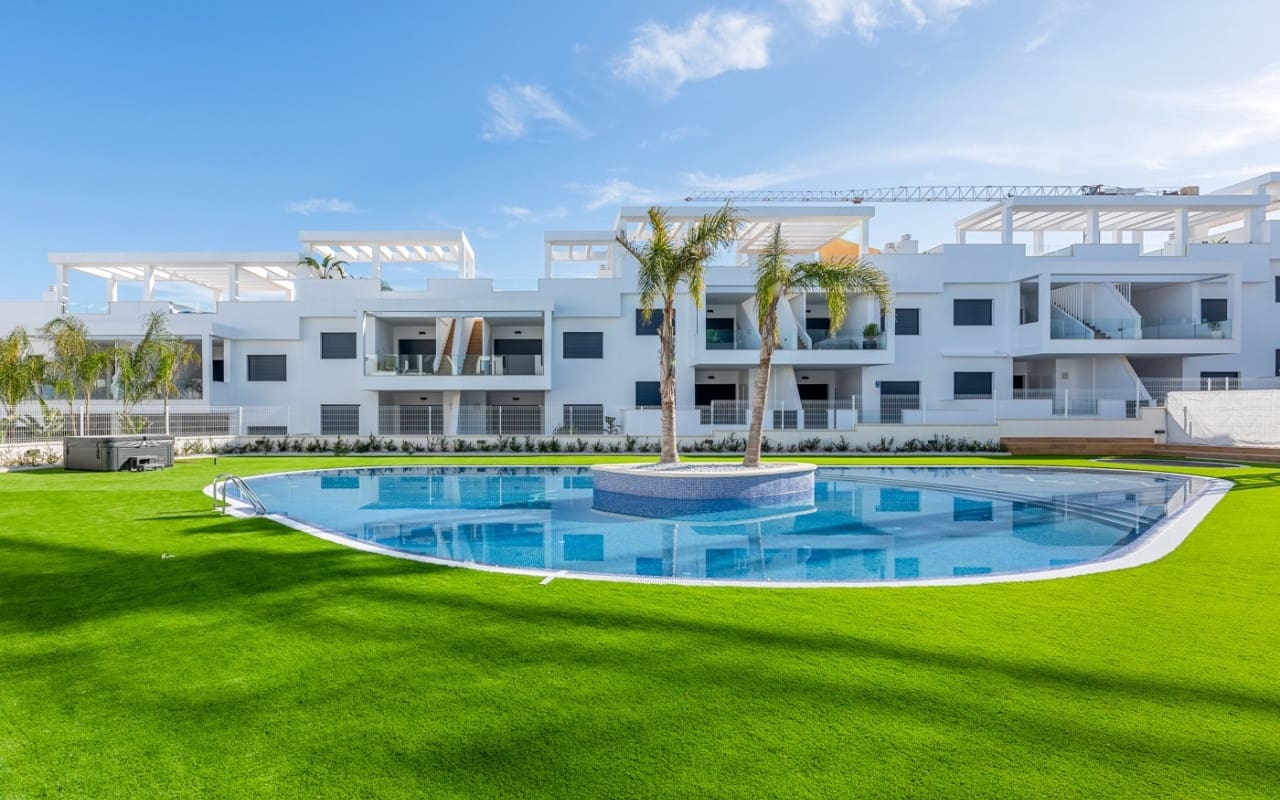 2 soveværelse Penthouse til salg i Los Balcones med swimmingpool - € 369.000 (Ref: 9081199)