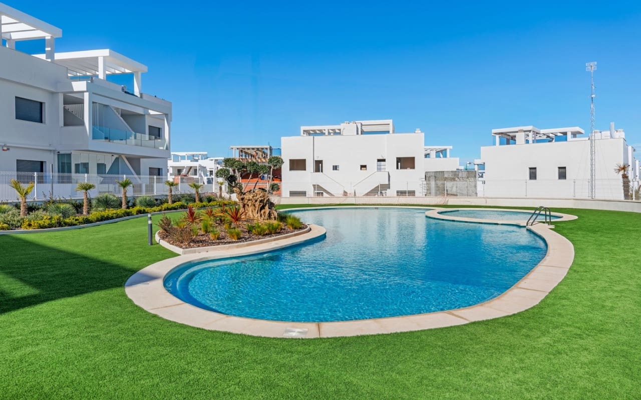 2 soveværelse Penthouse til salg i Los Balcones med swimmingpool - € 369.000 (Ref: 9081199)