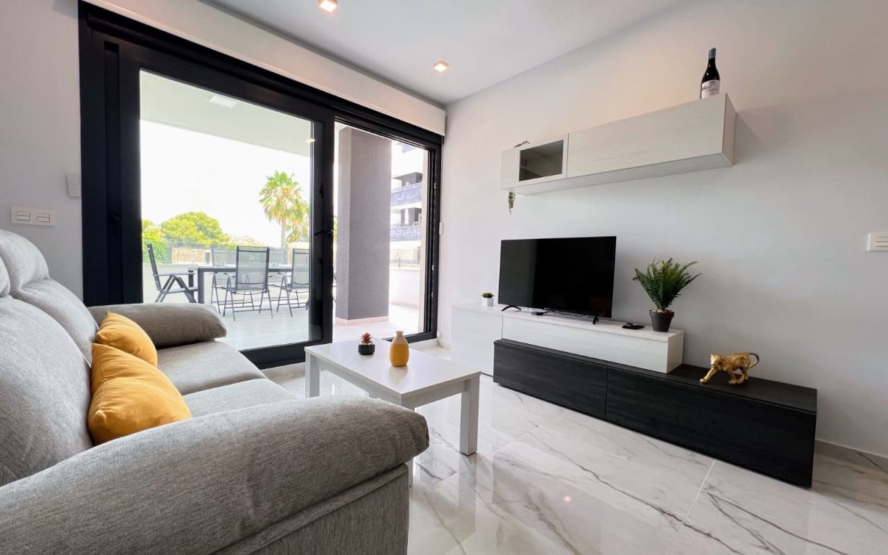 2 slaapkamer Appartement te koop in Los Altos met zwembad - € 269.000 (Ref: 9081203)