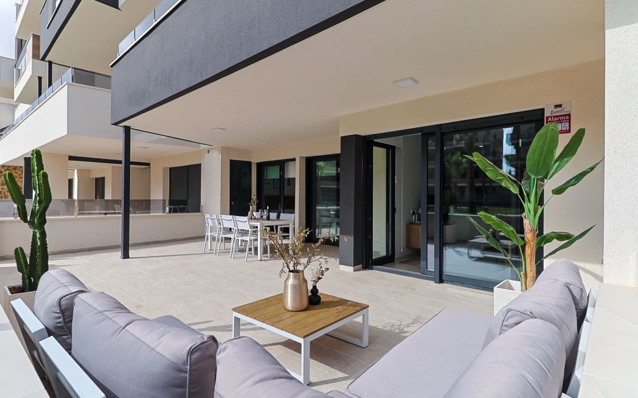 2 bedroom Apartment for sale in Los Altos with pool - € 299,950 (Ref: 9081204)