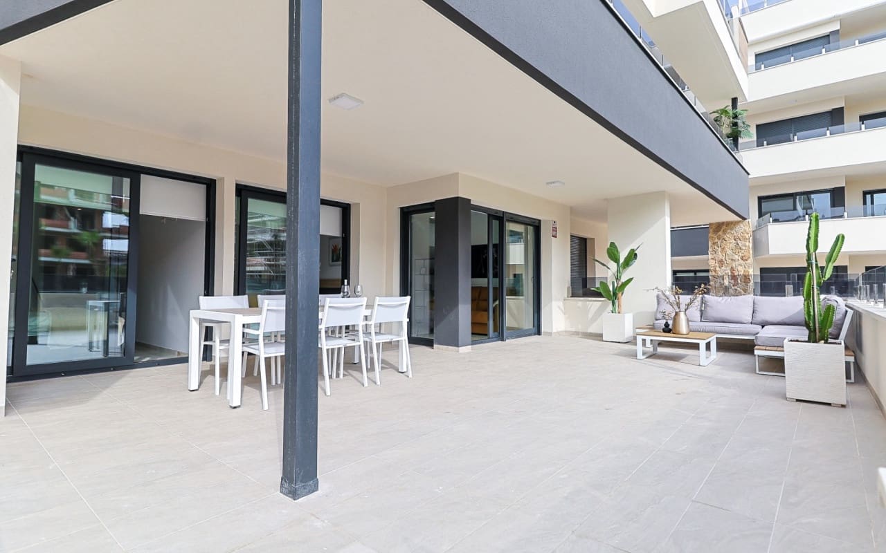 2 bedroom Apartment for sale in Los Altos with pool - € 299,950 (Ref: 9081204)