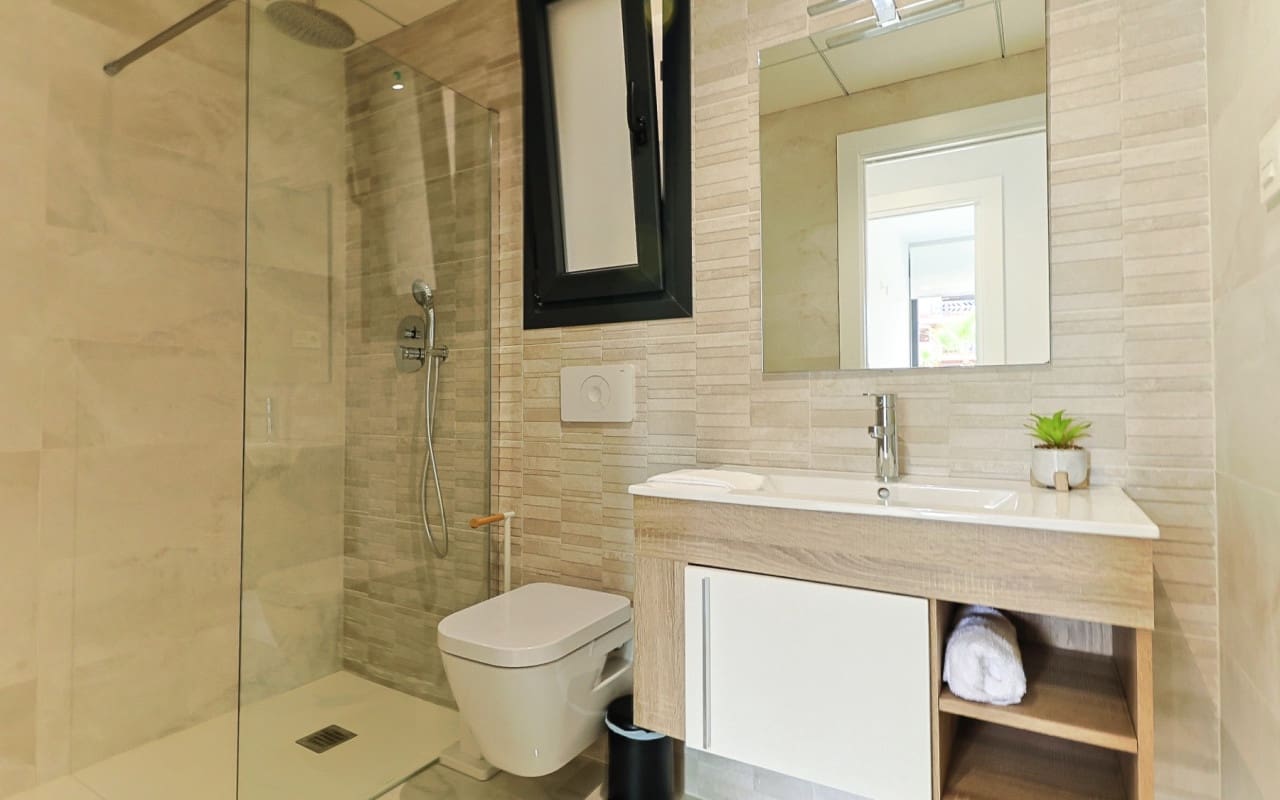 2 bedroom Apartment for sale in Los Altos with pool - € 299,950 (Ref: 9081204)