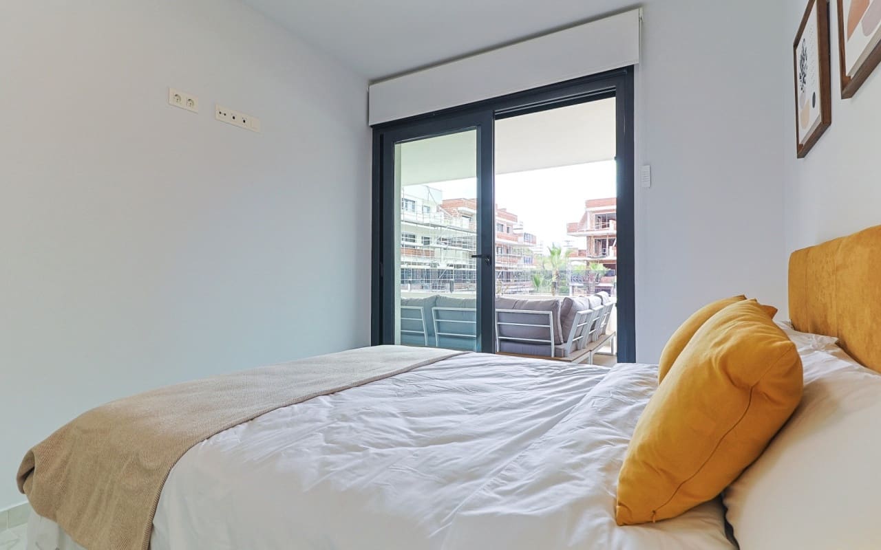 2 bedroom Apartment for sale in Los Altos with pool - € 299,950 (Ref: 9081204)