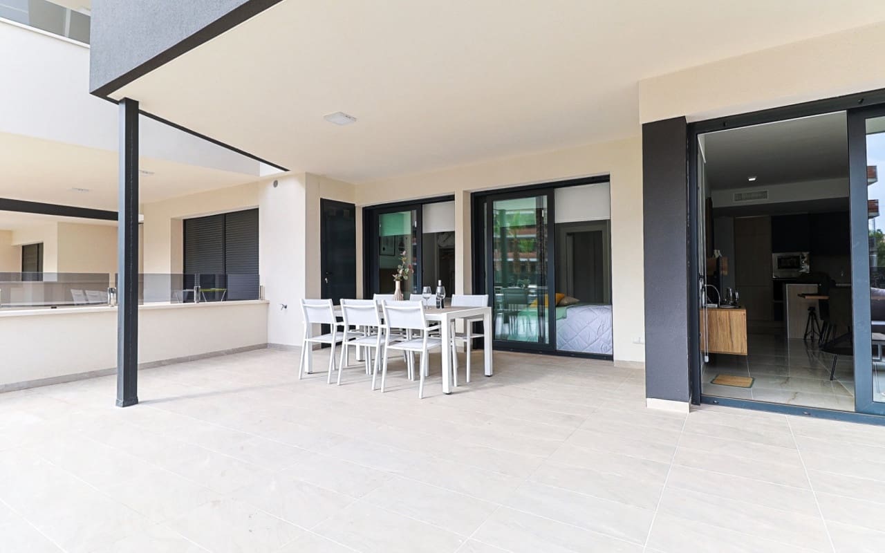 2 bedroom Apartment for sale in Los Altos with pool - € 299,950 (Ref: 9081204)