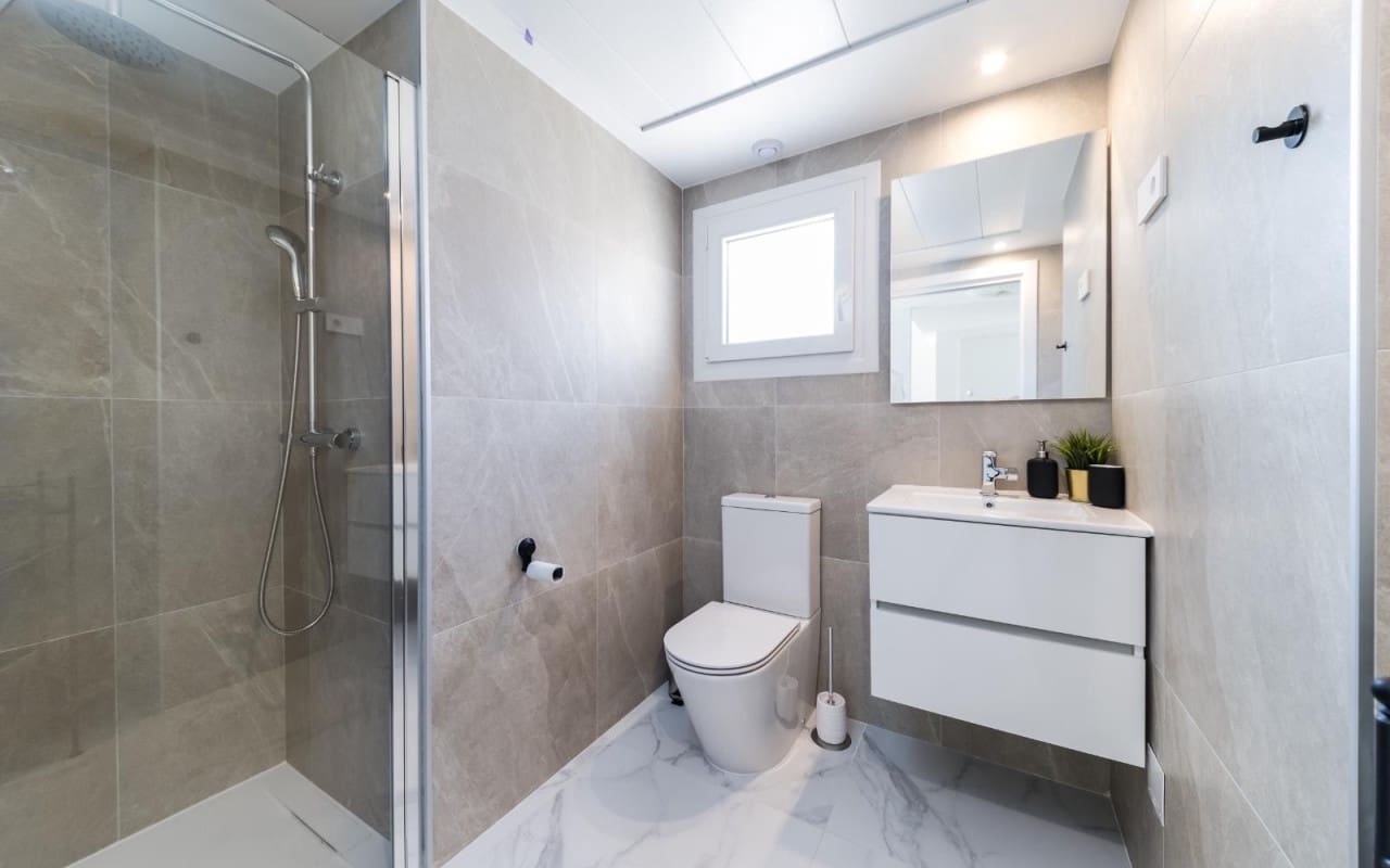 2 bedroom Apartment for sale in Orihuela Costa with pool - € 540,000 (Ref: 9081205)