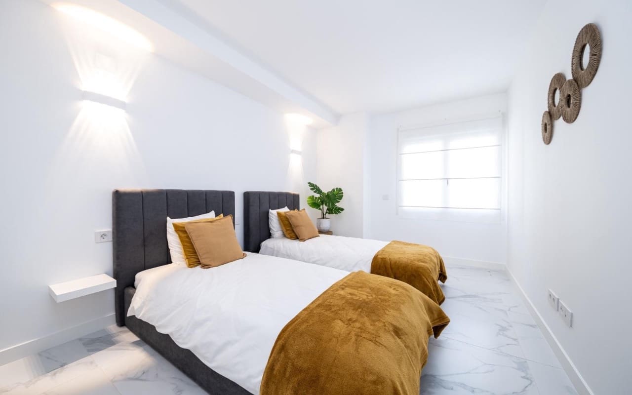 2 bedroom Apartment for sale in Orihuela Costa with pool - € 540,000 (Ref: 9081205)