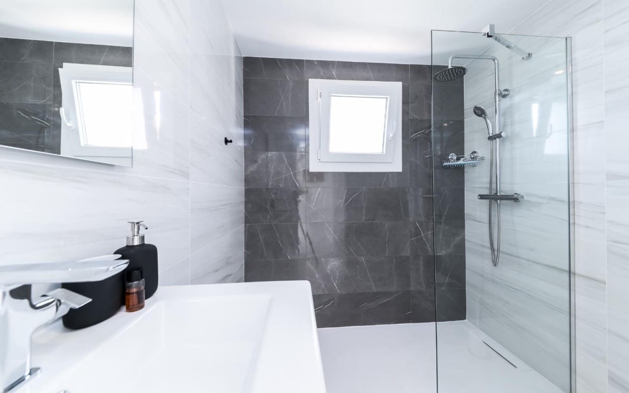 2 bedroom Apartment for sale in Orihuela Costa with pool - € 540,000 (Ref: 9081205)