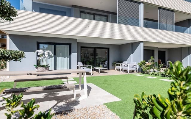 2 slaapkamer Appartement te koop in Punta Prima, Orihuela met zwembad - € 540.000 (Ref: 9081205)