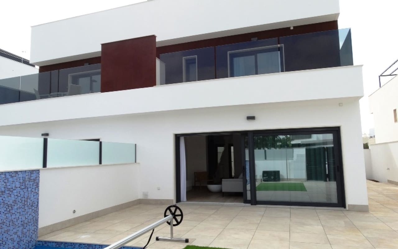 3 quarto Casa em Banda para venda em Pilar de la Horadada com piscina - 379 900 € (Ref: 9084327)