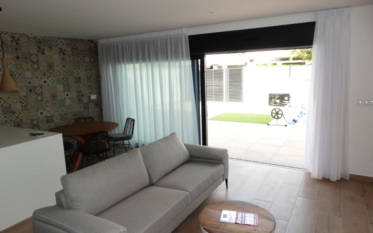 3 quarto Casa em Banda para venda em Pilar de la Horadada com piscina - 379 900 € (Ref: 9084327)