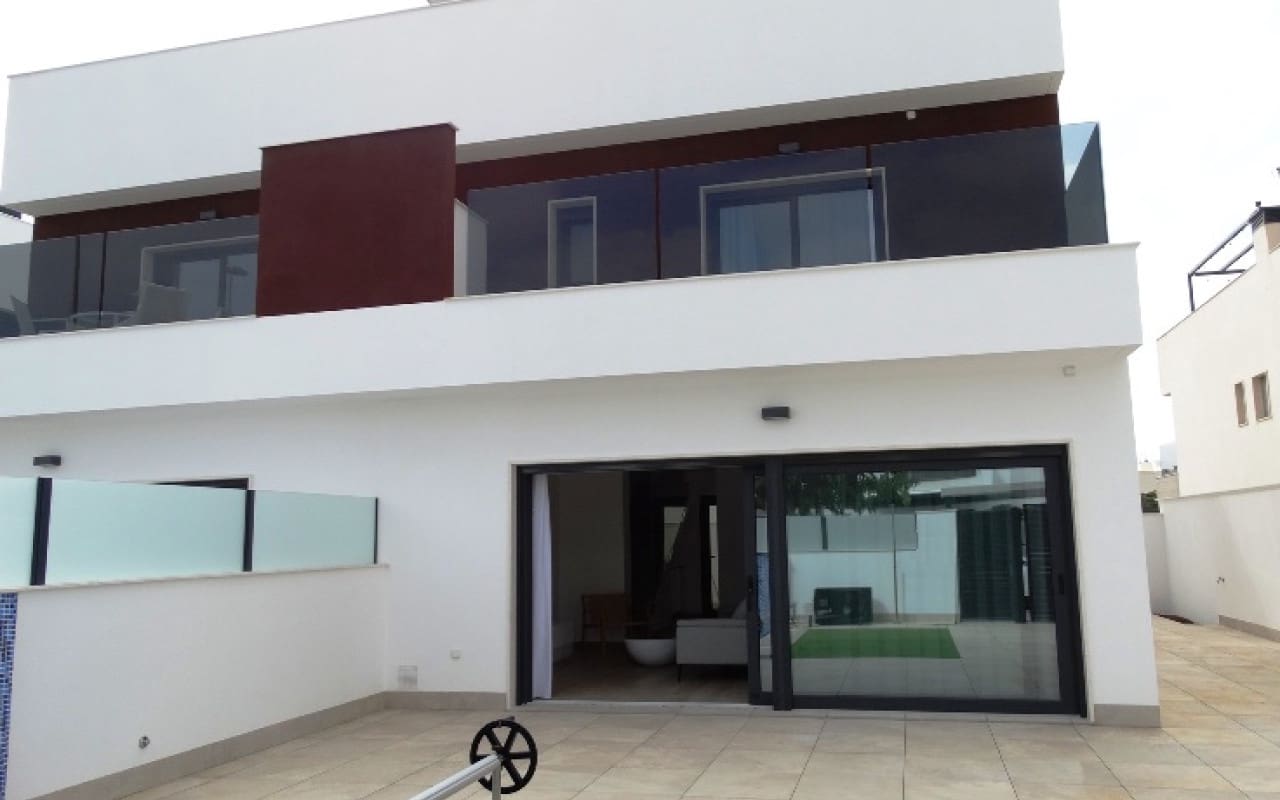 3 quarto Casa em Banda para venda em Pilar de la Horadada com piscina - 379 900 € (Ref: 9084327)