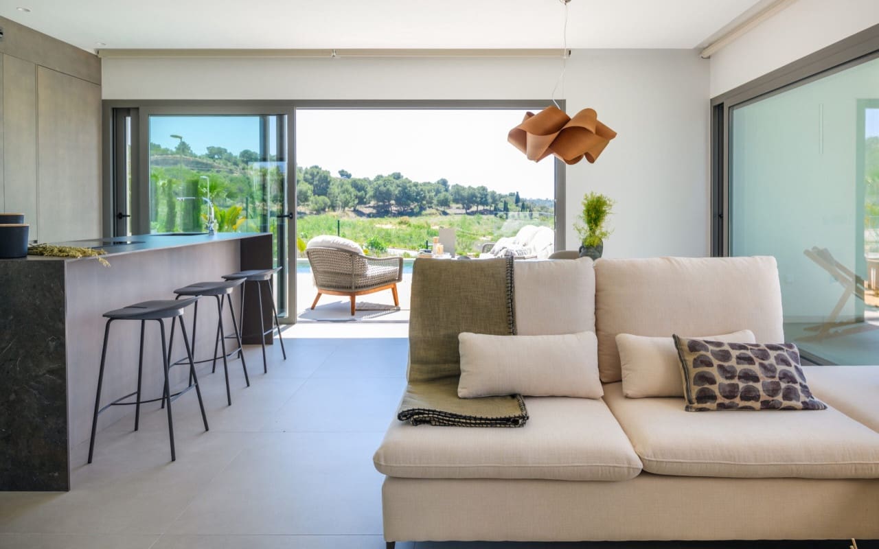 Chalet de 3 habitaciones en Las Colinas Golf en venta - 755.000 € (Ref: 9084500)