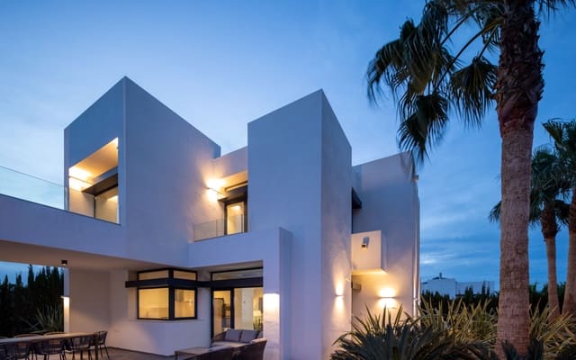 2 makuuhuone Huvila myytävänä paikassa La Manga Club, Cartagena - 700 000 € (Ref: 9084513)