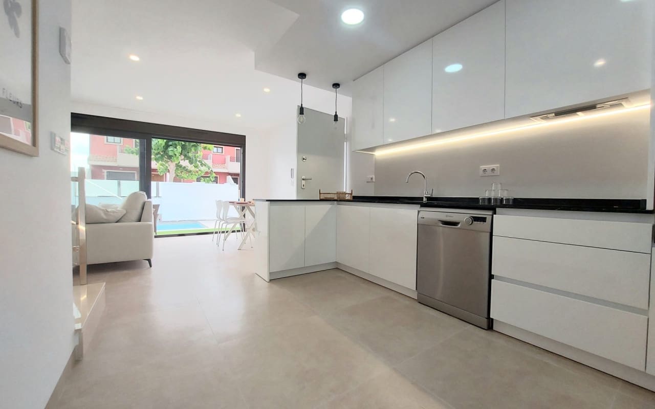 3 bedroom Townhouse for sale in San Pedro del Pinatar - € 419,900 (Ref: 9084525)