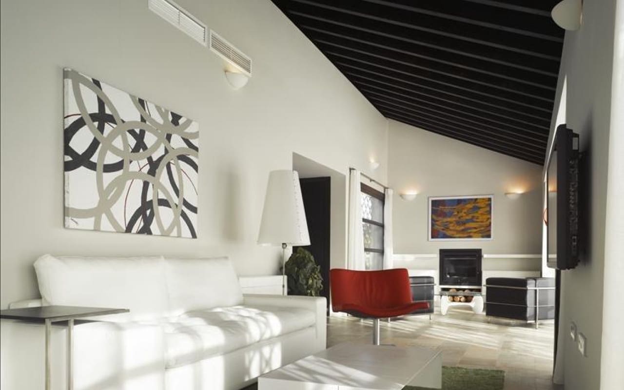 2 bedroom Villa for sale in Avileses - € 300,000 (Ref: 9084529)