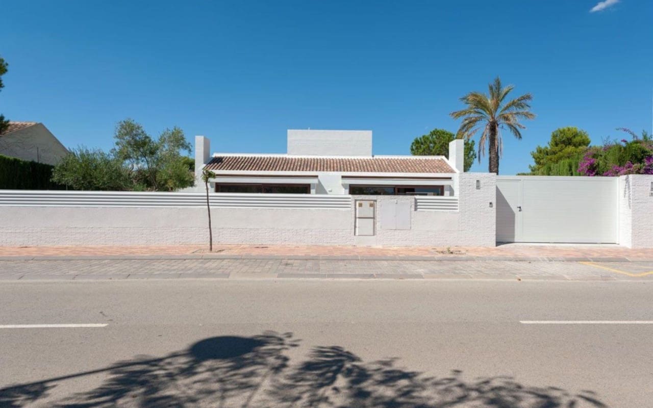 2 bedroom Villa for sale in Avileses - € 300,000 (Ref: 9084529)