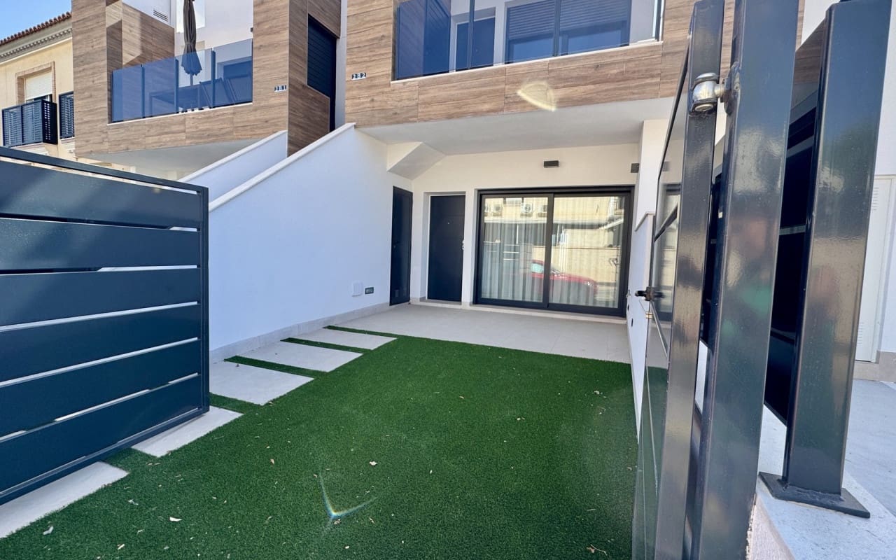 2 slaapkamer Huis te koop in San Pedro del Pinatar met zwembad - € 258.900 (Ref: 9084539)