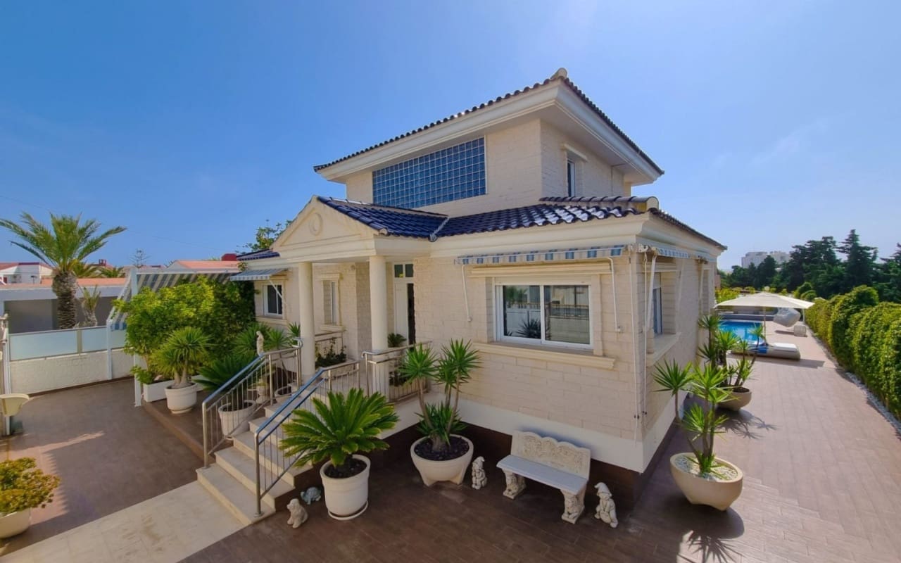 5 soverom Villa til salgs i La Mata med svømmebasseng - € 980 000 (Ref: 9099691)