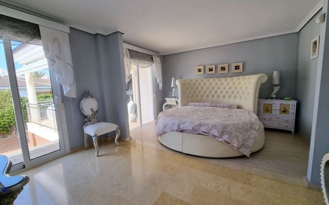 5 bedroom Villa for sale in Cañada del Molino, Torrevieja with pool - € 980,000 (Ref: 9099691)