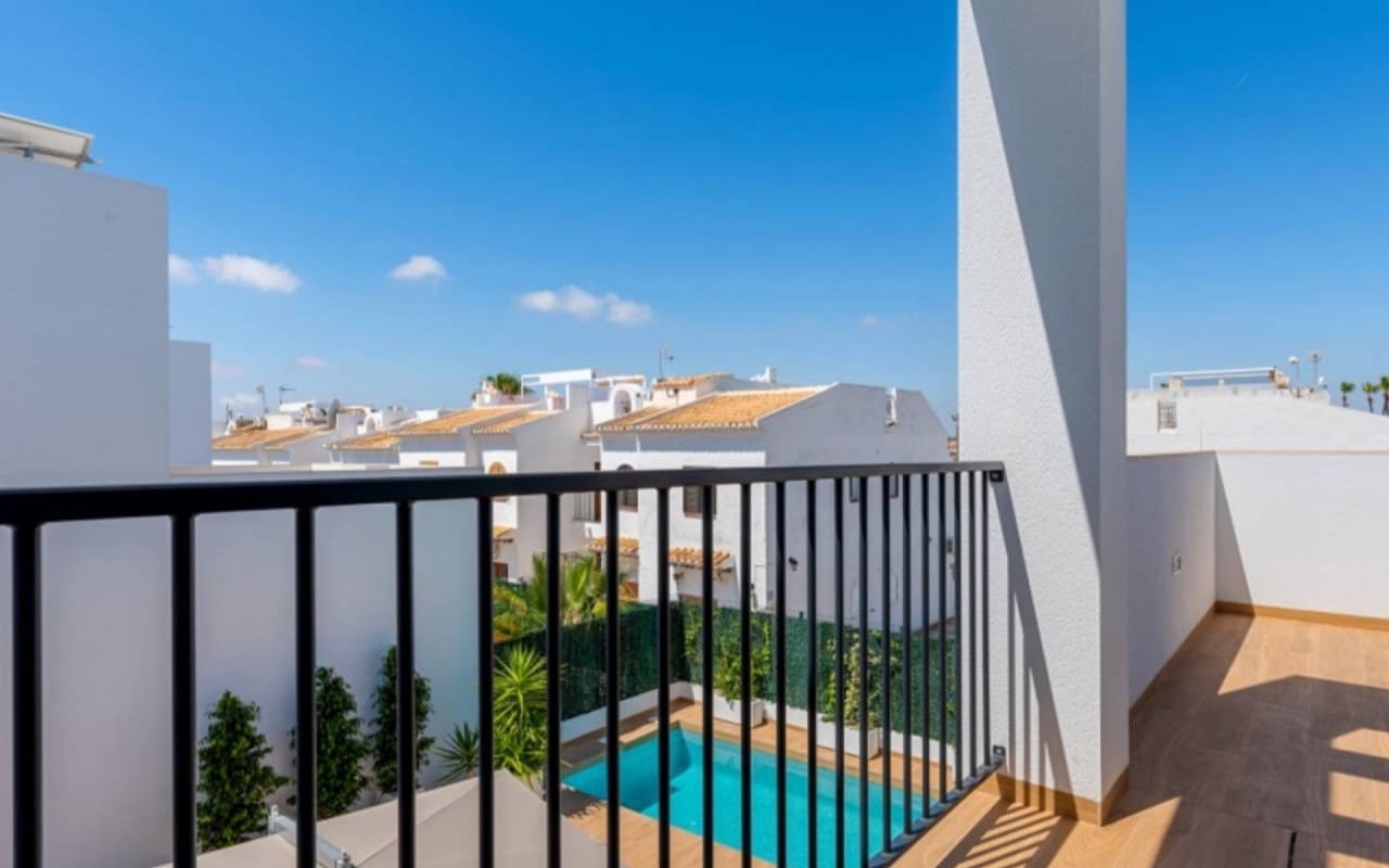 Chalet de 3 habitaciones en Ciudad Quesada en venta con piscina - 529.000 € (Ref: 9099894)