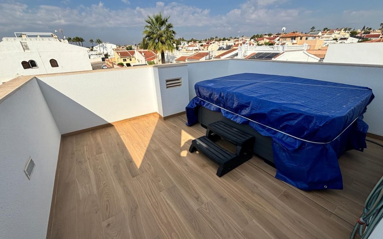 Chalet de 3 habitaciones en Ciudad Quesada en venta con piscina - 529.000 € (Ref: 9099894)