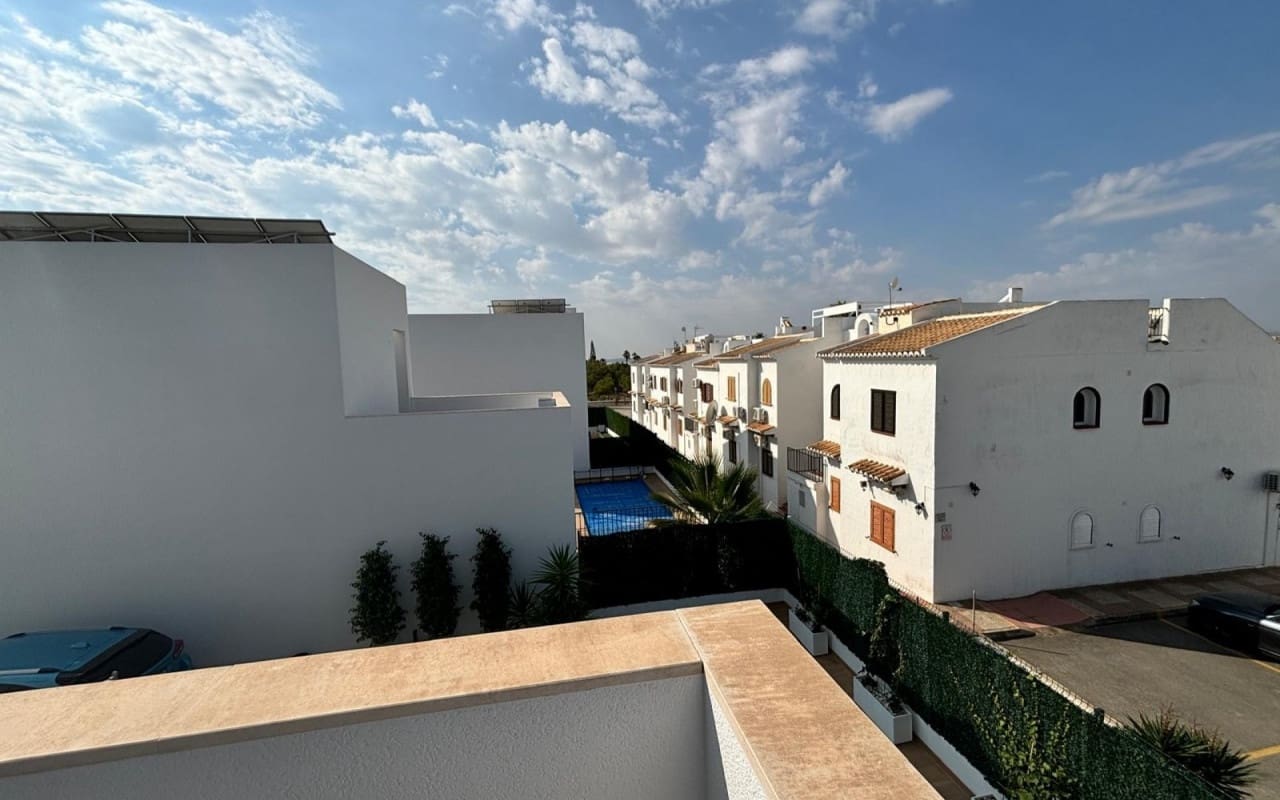 Chalet de 3 habitaciones en Ciudad Quesada en venta con piscina - 529.000 € (Ref: 9099894)