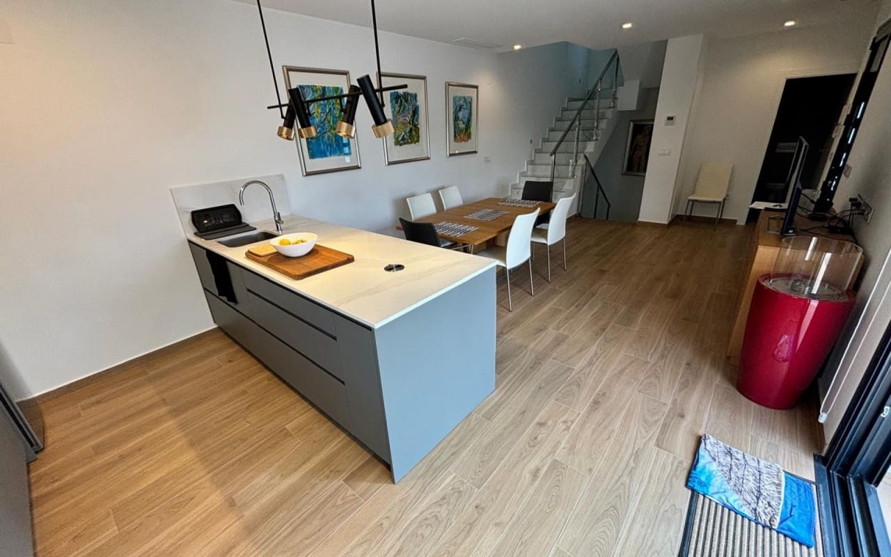 Chalet de 3 habitaciones en Ciudad Quesada en venta con piscina - 529.000 € (Ref: 9099894)