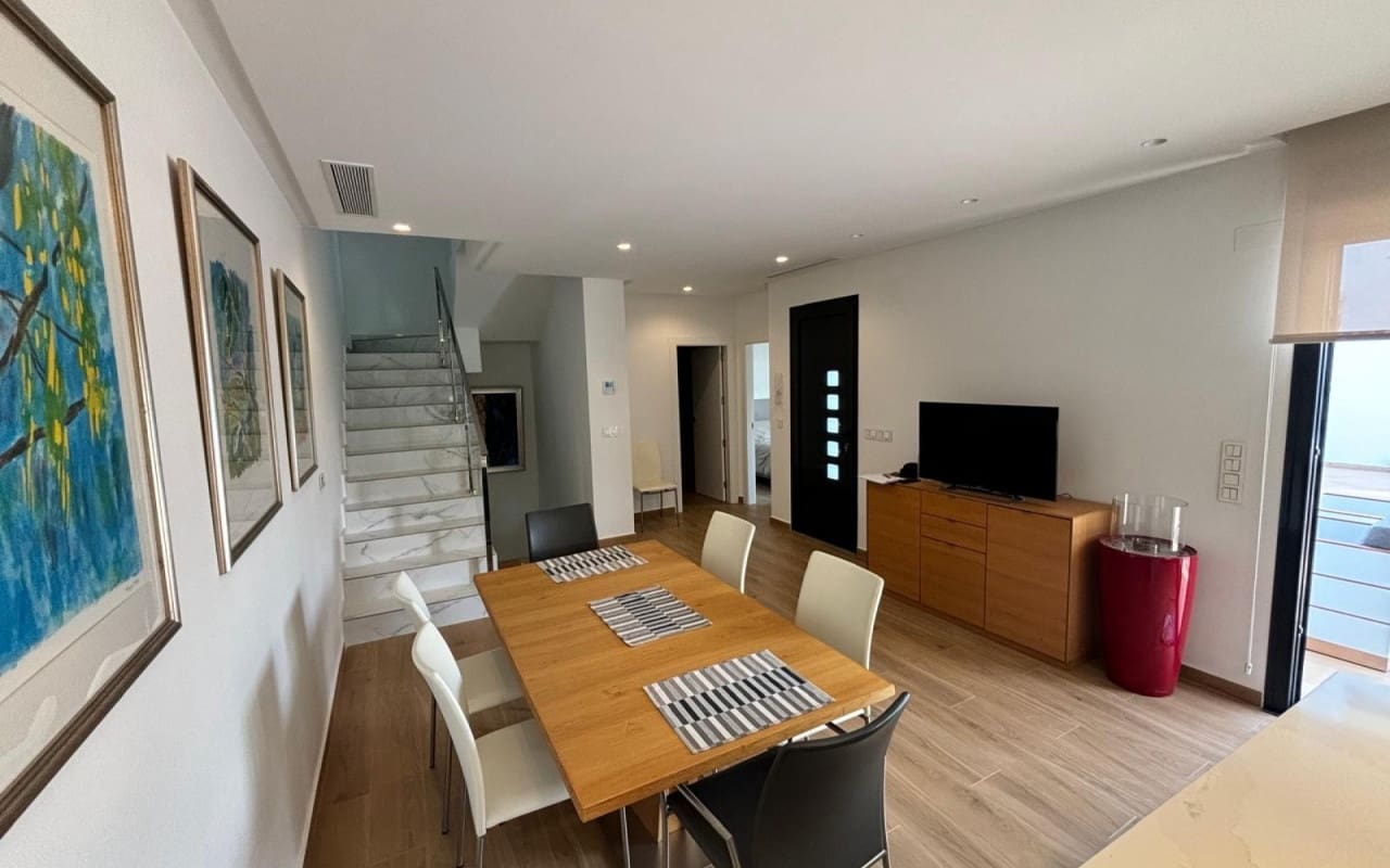 Chalet de 3 habitaciones en Ciudad Quesada en venta con piscina - 529.000 € (Ref: 9099894)