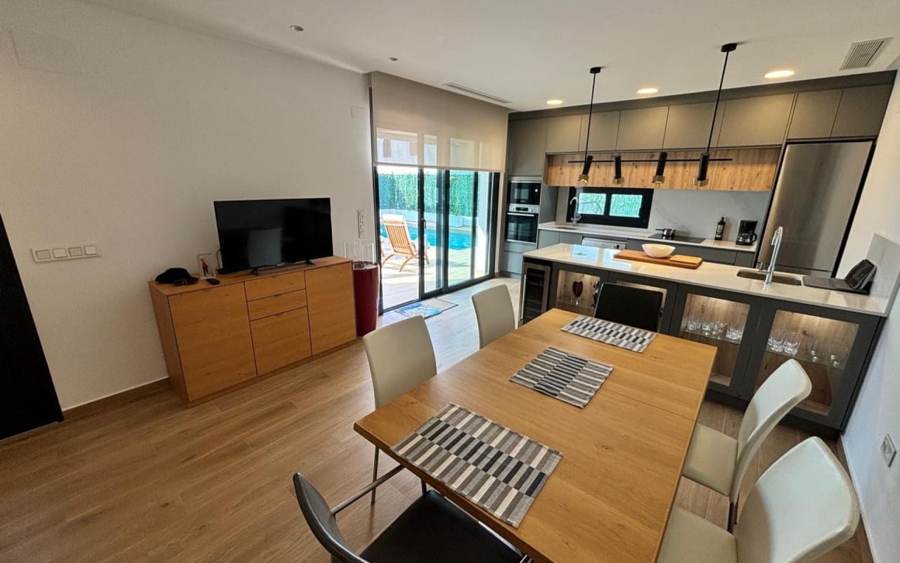 Chalet de 3 habitaciones en Ciudad Quesada en venta con piscina - 529.000 € (Ref: 9099894)