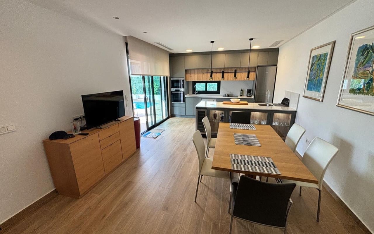 Chalet de 3 habitaciones en Ciudad Quesada en venta con piscina - 529.000 € (Ref: 9099894)