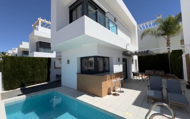 3 soveværelse Villa til salg i Doña Pepa, Rojales med swimmingpool - € 465.000 (Ref: 9099898)