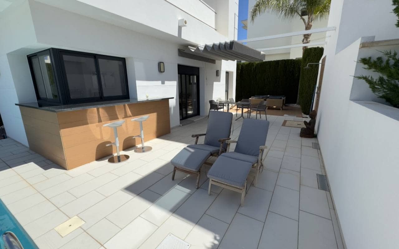 3 quarto Moradia para venda em Dona Pepa com piscina - 465 000 € (Ref: 9099898)