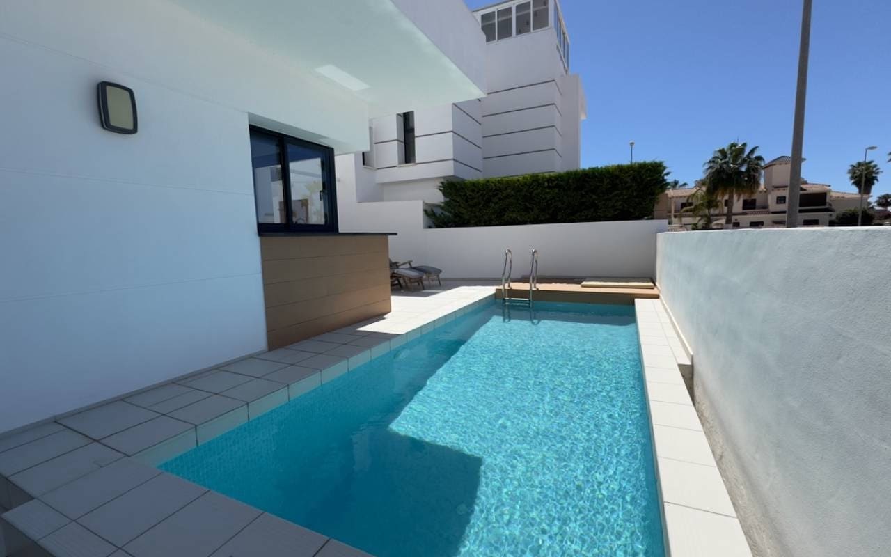 3 quarto Moradia para venda em Dona Pepa com piscina - 465 000 € (Ref: 9099898)