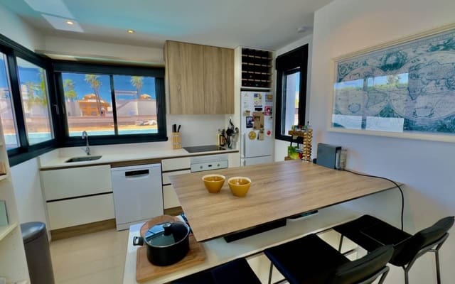 3 soveværelse Villa til salg i Doña Pepa, Rojales med swimmingpool - € 465.000 (Ref: 9099898)