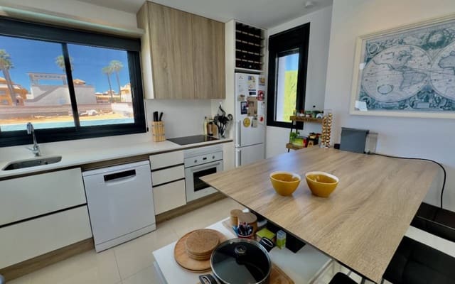 3 soveværelse Villa til salg i Doña Pepa, Rojales med swimmingpool - € 465.000 (Ref: 9099898)