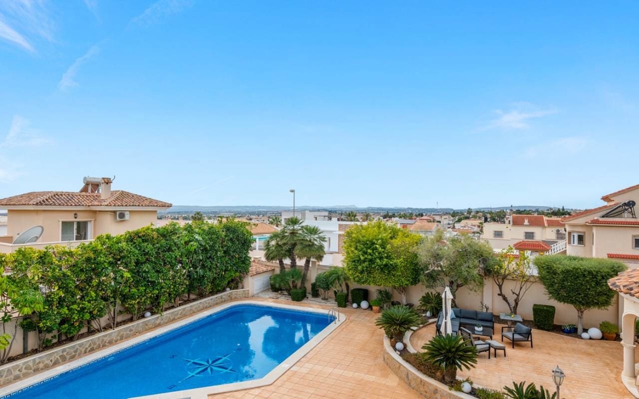 4 sypialnia Willa na sprzedaż w Ciudad Quesada z basenem - 890 000 € (Ref: 9099899)