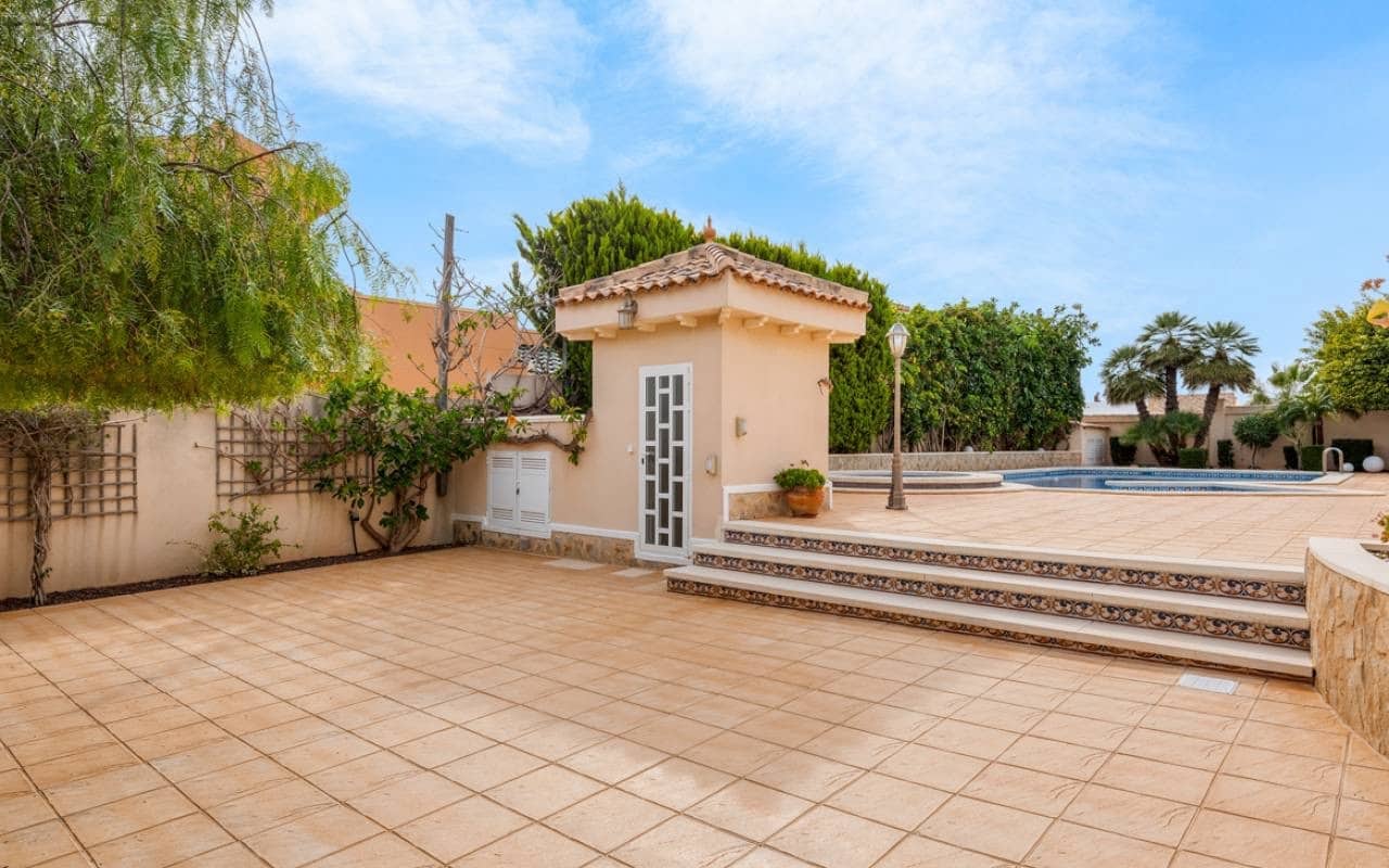 4 sypialnia Willa na sprzedaż w Ciudad Quesada z basenem - 890 000 € (Ref: 9099899)