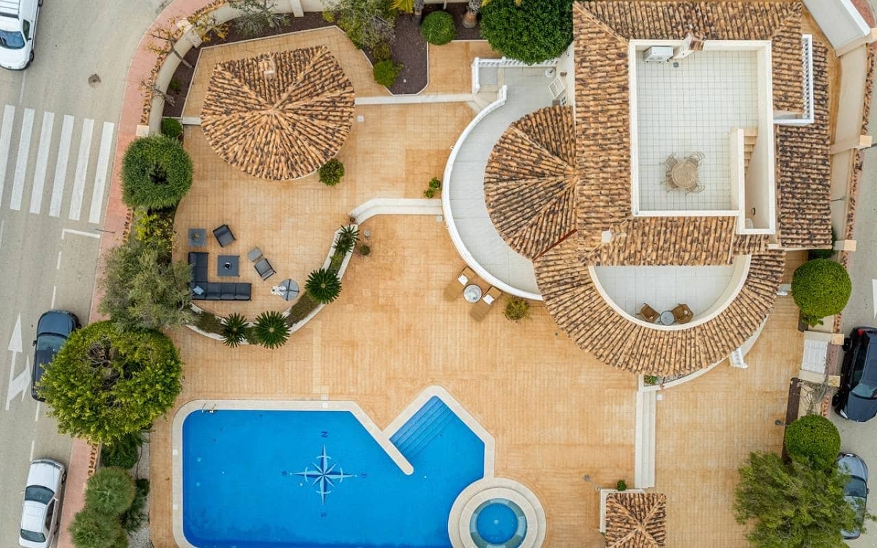 4 sypialnia Willa na sprzedaż w Ciudad Quesada z basenem - 890 000 € (Ref: 9099899)