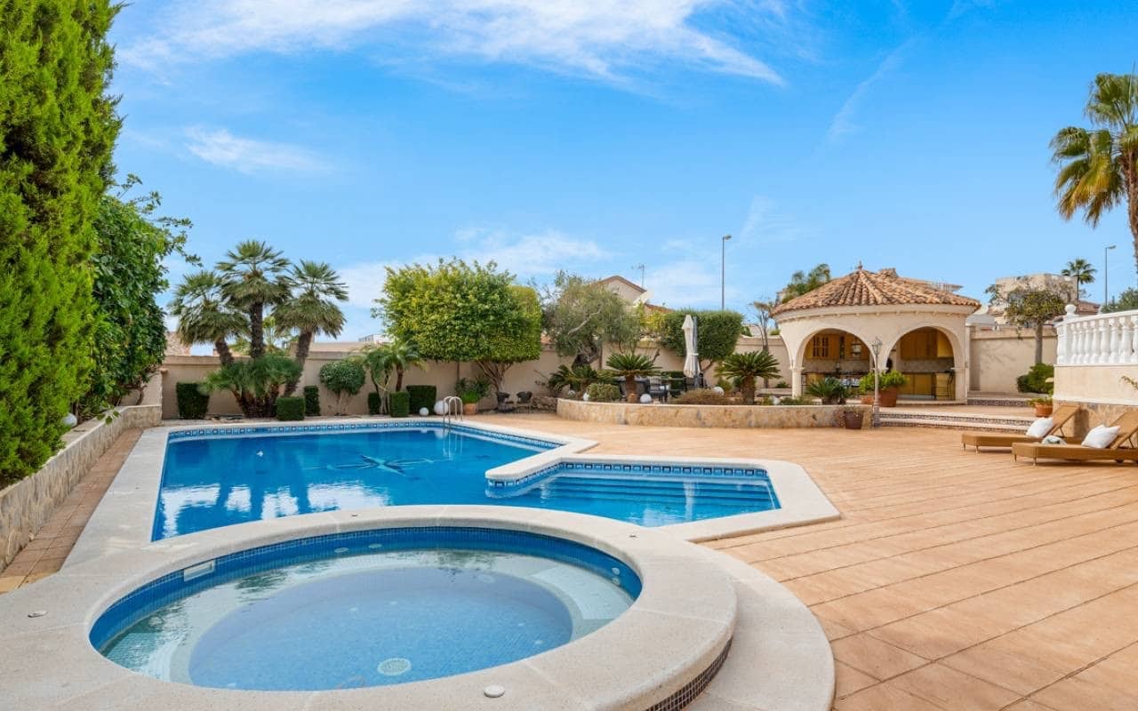 4 sypialnia Willa na sprzedaż w Ciudad Quesada z basenem - 890 000 € (Ref: 9099899)