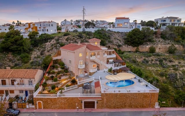 7 chambre Villa/Maison à vendre à Ciudad Quesada, Rojales avec piscine - 750 000 € (Ref: 9099907)