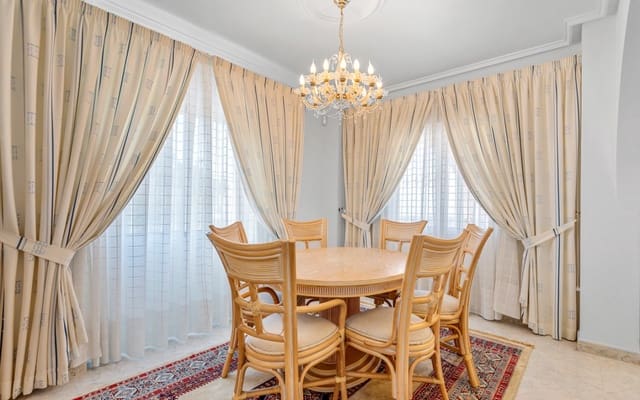 7 chambre Villa/Maison à vendre à Ciudad Quesada, Rojales avec piscine - 750 000 € (Ref: 9099907)