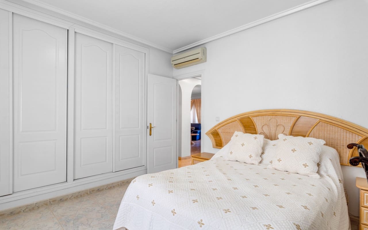 7 chambre Villa/Maison à vendre à Ciudad Quesada avec piscine - 750 000 € (Ref: 9099907)