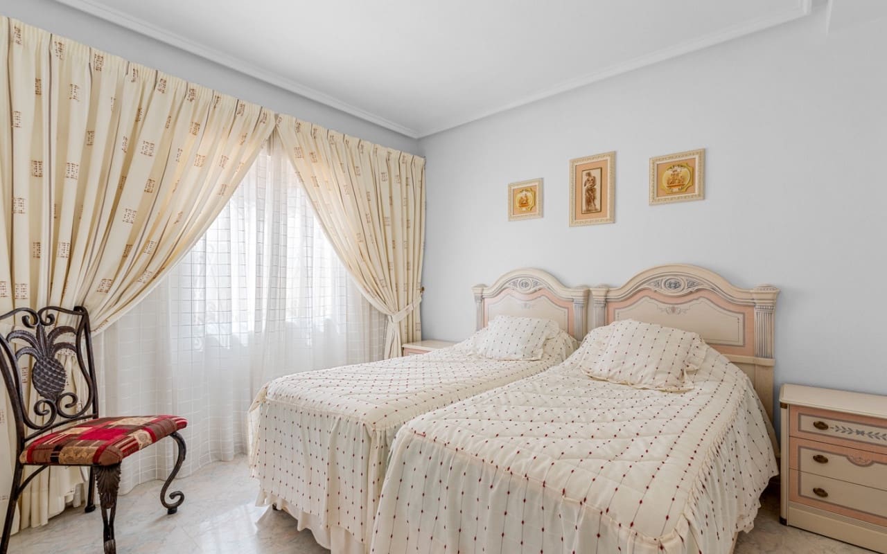 7 chambre Villa/Maison à vendre à Ciudad Quesada avec piscine - 750 000 € (Ref: 9099907)