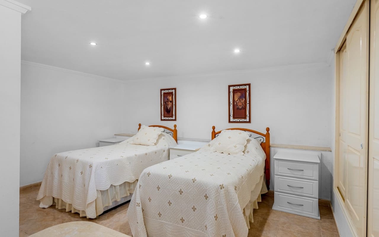 7 chambre Villa/Maison à vendre à Ciudad Quesada avec piscine - 750 000 € (Ref: 9099907)