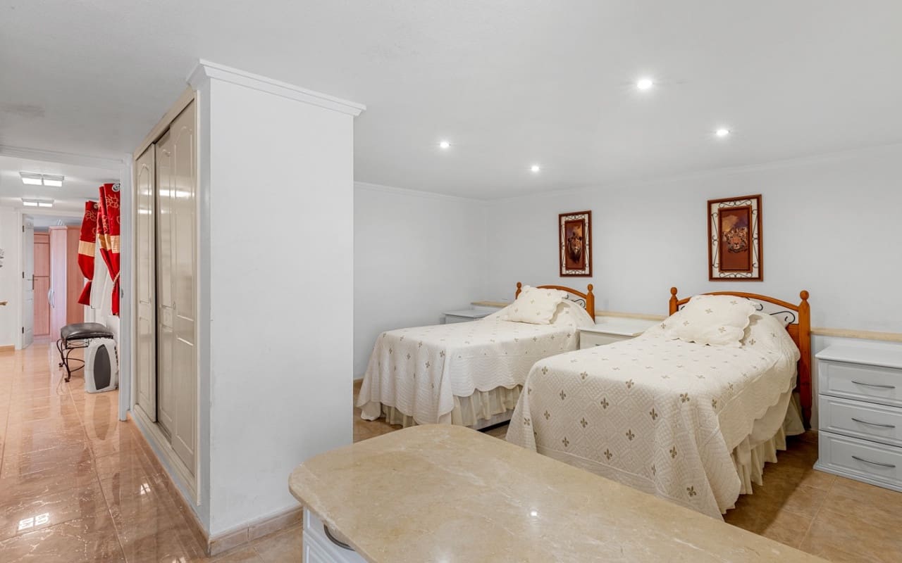 7 chambre Villa/Maison à vendre à Ciudad Quesada avec piscine - 750 000 € (Ref: 9099907)