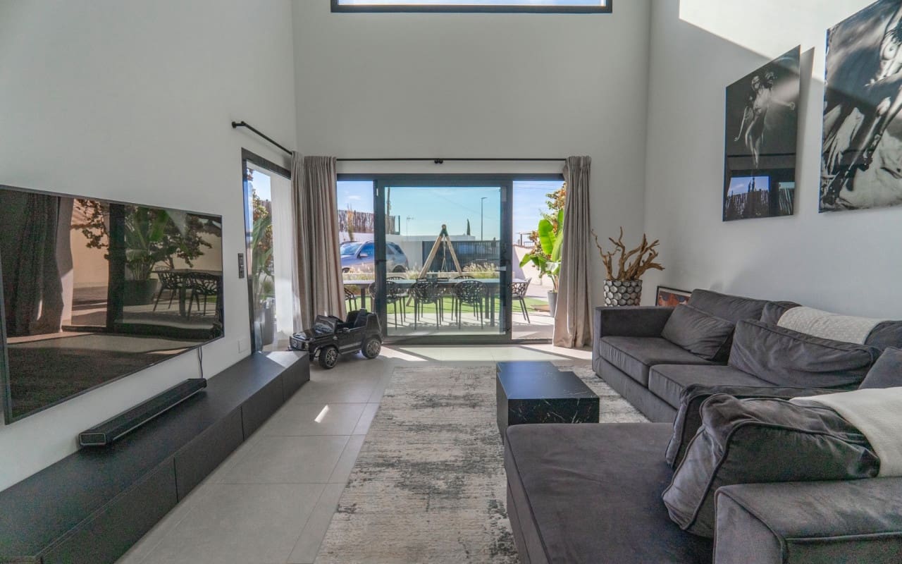 4 soverom Villa til salgs i Ciudad Quesada med svømmebasseng - € 699 950 (Ref: 9099913)