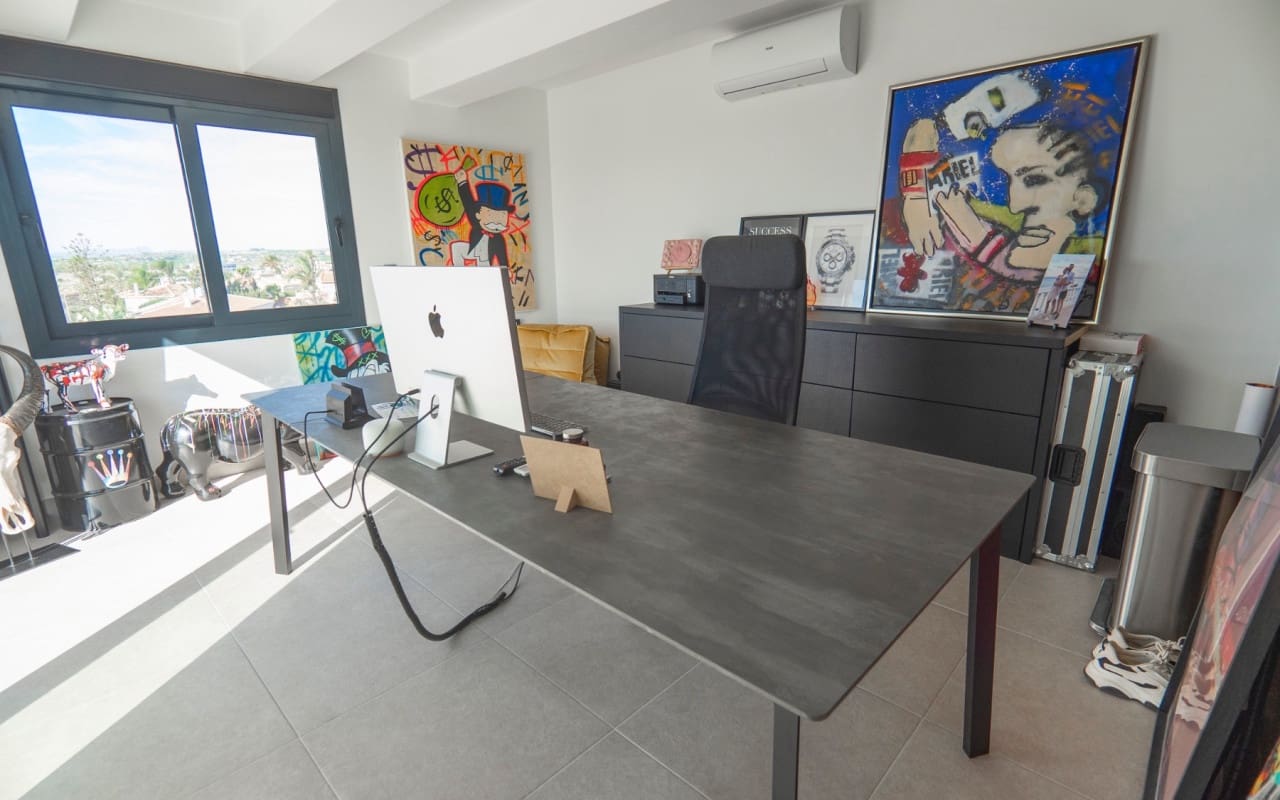 4 soverom Villa til salgs i Ciudad Quesada med svømmebasseng - € 699 950 (Ref: 9099913)