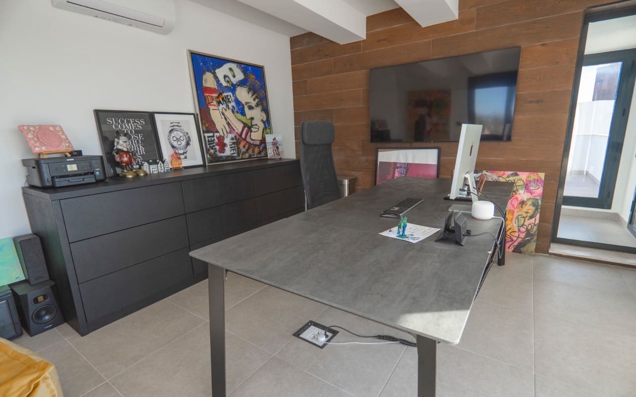 4 soverom Villa til salgs i Ciudad Quesada med svømmebasseng - € 699 950 (Ref: 9099913)