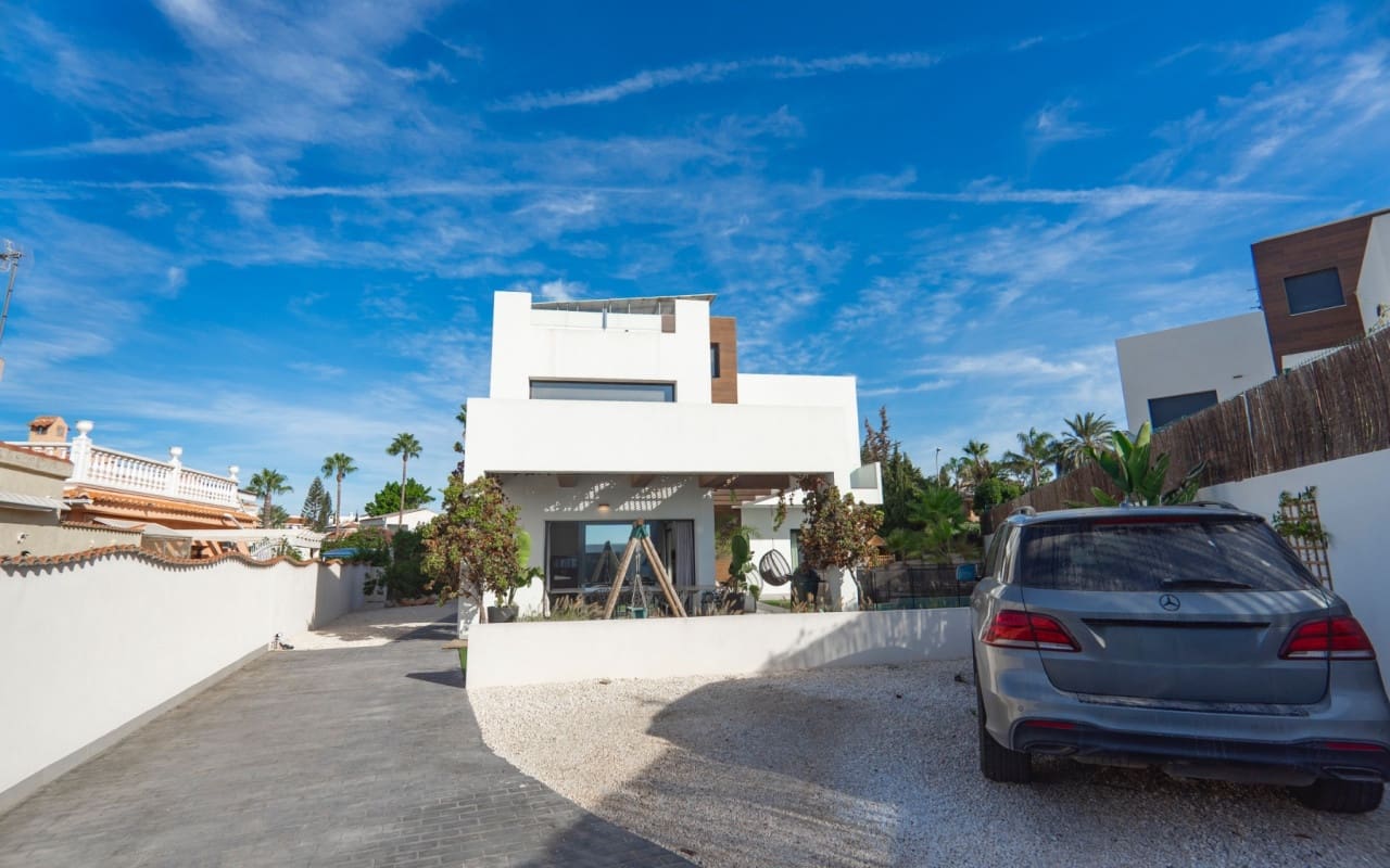 4 soverom Villa til salgs i Ciudad Quesada med svømmebasseng - € 699 950 (Ref: 9099913)