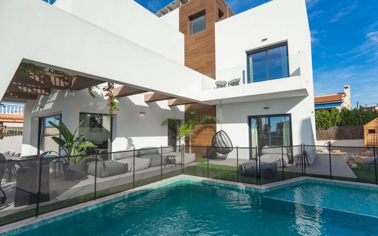 4 soverom Villa til salgs i Ciudad Quesada med svømmebasseng - € 699 950 (Ref: 9099913)